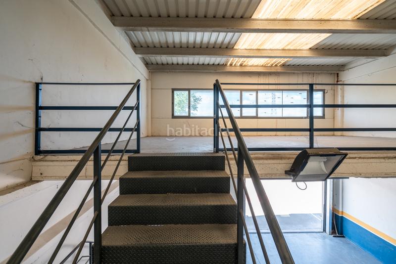 Foto ab3884d3-db36-4bdb-90a7-9bc4447497d9. Industrial building in Meco pueblo Meco