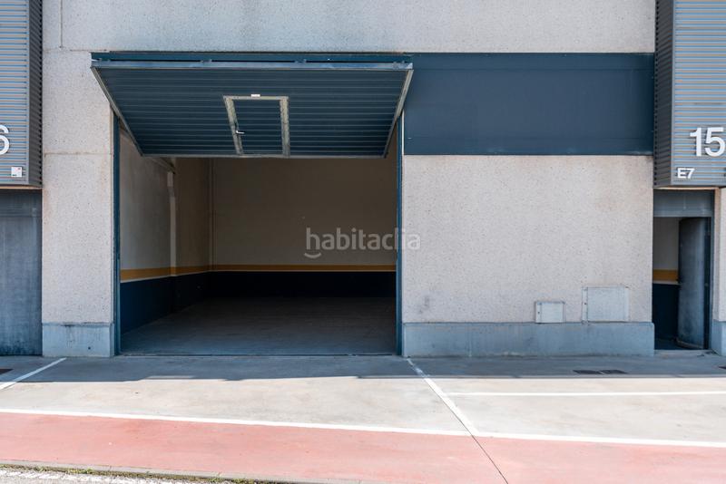 Foto fd4787d6-0a1e-4e77-9b3a-12a8b6ac5d30. Industrial building in Meco pueblo Meco