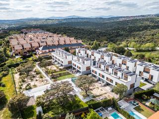 Casa adossada a Calle rosa de lima 9. ^^adosado a estrenar en las rozas de madrid | eficiencia energét