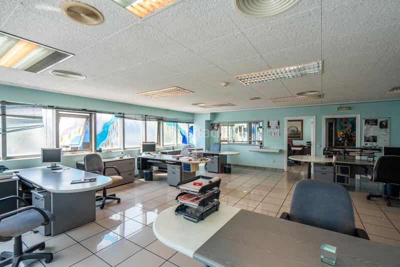 Foto 0f39326d-408d-43bd-a3ac-f63e6bd48fa0. Bâtiment à usage industriel avec chauffage dans Norte-Universidad Móstoles