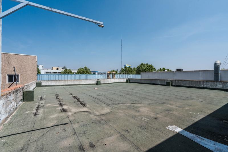 Foto 318a0954-2e28-4658-a9e1-12da2ad9a084. Bâtiment à usage industriel avec chauffage dans Norte-Universidad Móstoles