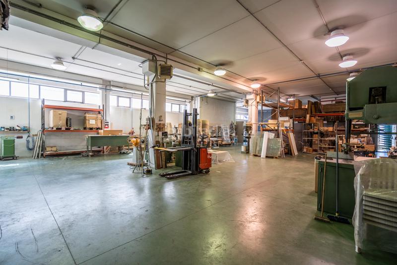 Foto 4a1491f4-8418-49df-9388-f074bf86c7cd. Bâtiment à usage industriel avec chauffage dans Norte-Universidad Móstoles