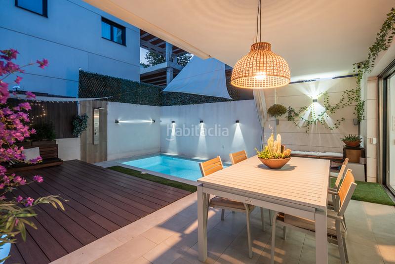Foto 857a0661-53da-42a3-bd23-f3186a2e587d. Casa adossada amb xemeneia calefacció aparcament piscina a Madrid
