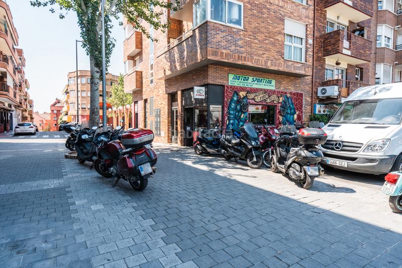 Foto ee05e047-3965-4ac0-a435-b2f33443cb48. Geschäftsraum in Casco Antiguo Majadahonda