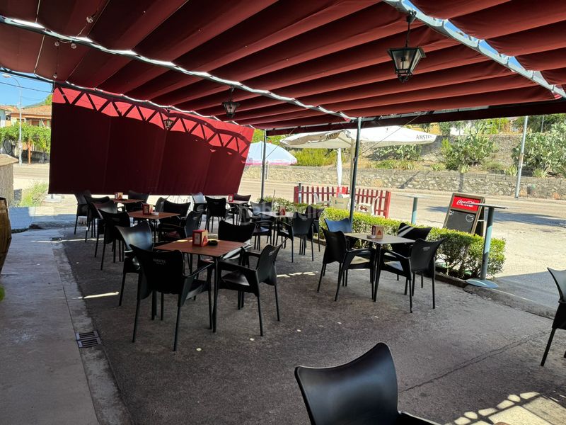 Foto 21c4624a-8b65-48f0-8bc0-62b28730aed5. Local comercial ^**^en venta restaurante en pleno funcionamiento en lanzahita^**^ se pone a la venta, por motivo de jubilación, un restaurante en en Lanzahíta