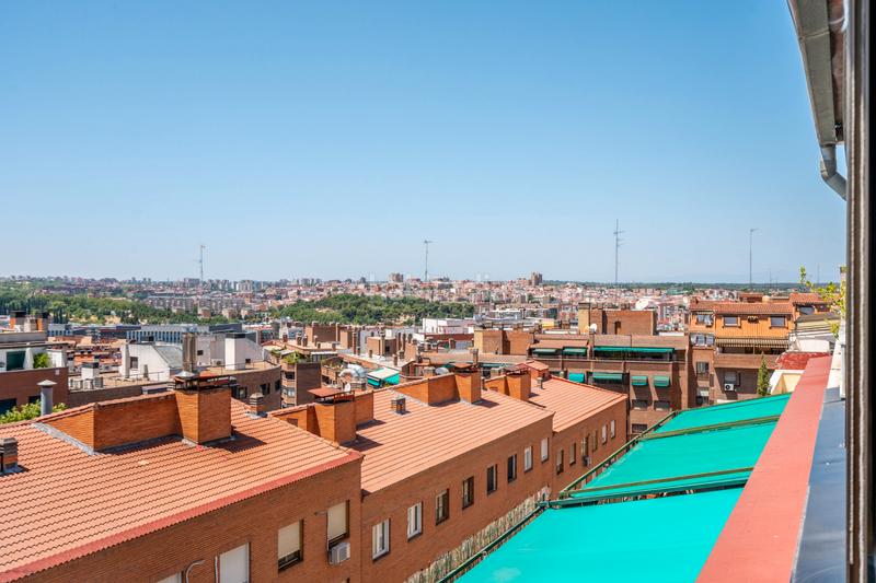 Foto 0d1aeacb-6a98-4b85-aa98-a758ae223626. Piso ^**^increíble piso de 4 dormitorios con gran terraza cerrada en ronda de segovia^**^ magnífica vivienda situada en la exclusiva y en Madrid