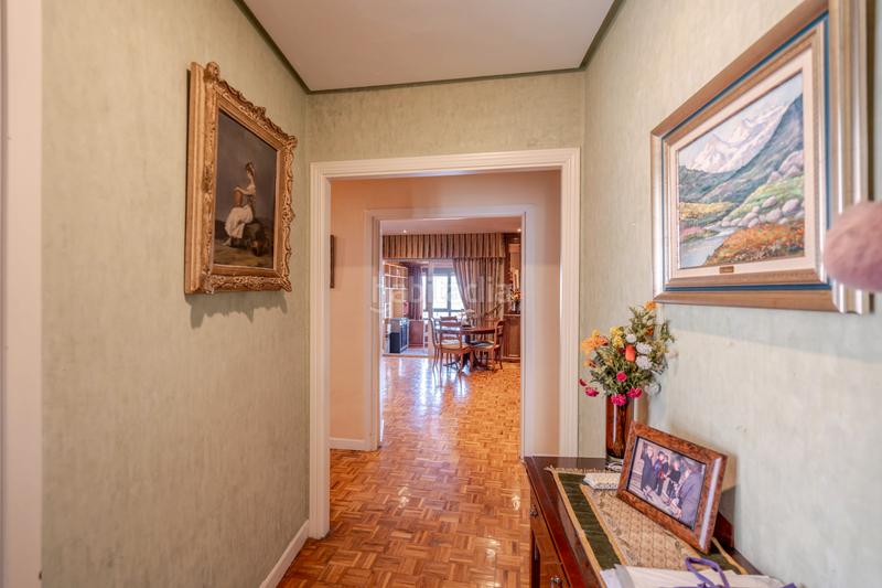 Foto 0e6ee74a-9134-4c64-bc07-5fe2df9df239. Piso ^**^increíble piso de 4 dormitorios con gran terraza cerrada en ronda de segovia^**^ magnífica vivienda situada en la exclusiva y en Madrid
