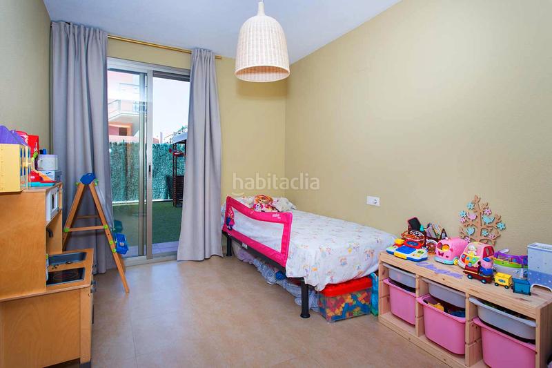 Foto 646515b2-873d-40b7-8301-82bf9bbeb077. Piso espectacular piso bajo con jardín en urbanización adelfas ii – golf presentamos este magnífico piso bajo con dos amplias en Alicante