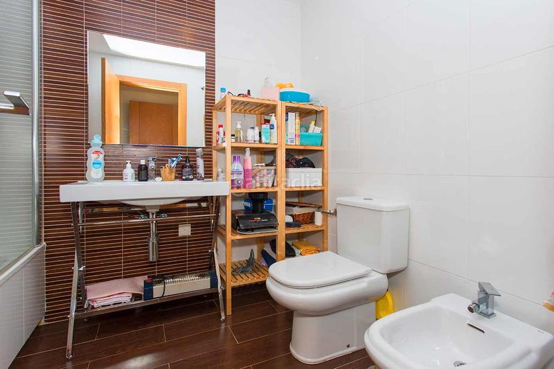 Foto 8d1ca5cb-3953-4a52-8745-65e16ef8cc70. Piso espectacular piso bajo con jardín en urbanización adelfas ii – golf presentamos este magnífico piso bajo con dos amplias en Alicante
