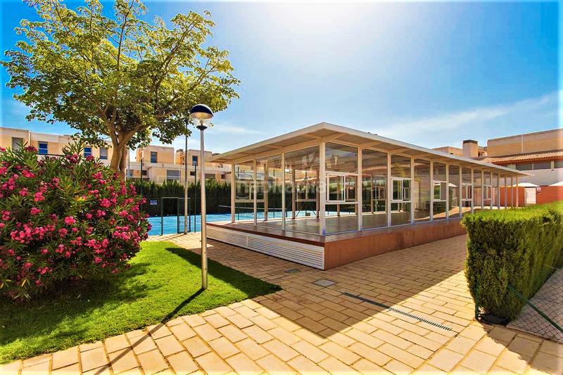 Foto a6c6c4f6-933f-49dd-87b9-9b21e0b437a3. Piso espectacular piso bajo con jardín en urbanización adelfas ii – golf presentamos este magnífico piso bajo con dos amplias en Alicante