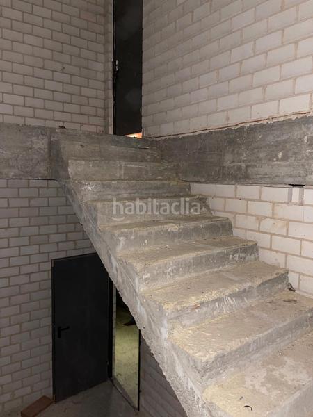 Foto 7166915b-f016-46da-9f8c-1adbbf4b1822. Lloguer local comercial a Reyes Parla