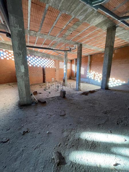 Foto eea143d8-7f6e-47c1-ba39-909b06e60b6d. Lloguer local comercial a Reyes Parla