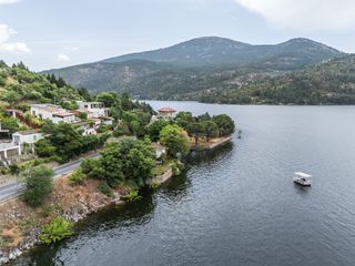 Chalet  Extrarradio arroyo de la parra. ^**^la casa del lago – chalet exclusivo con acceso directo al pa