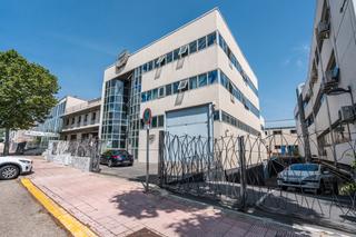 Industrial building in Calle Fragua