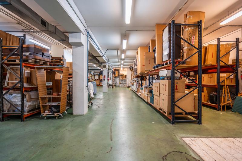 Foto 1aa8ef59-02e6-46c4-b3d2-60deef12a9c0. Alquiler nave industrial  – calle fragua – 1.720 m² en 4 plantas. tambien en alquiler con opcion a compra se ofrece una magnífic en Móstoles