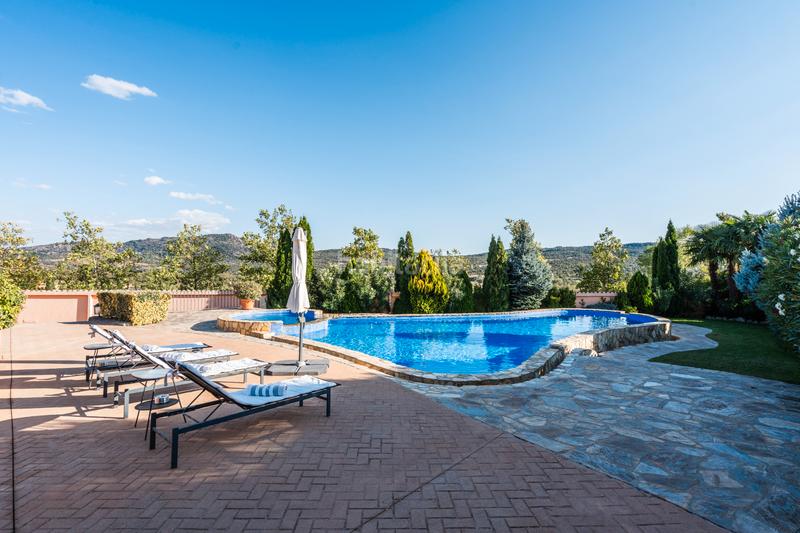 Foto 0eab82fb-3a5a-42fd-be5f-3ee73f43a4bf. Xalet amb xemeneia calefacció piscina a Manzanares el Real