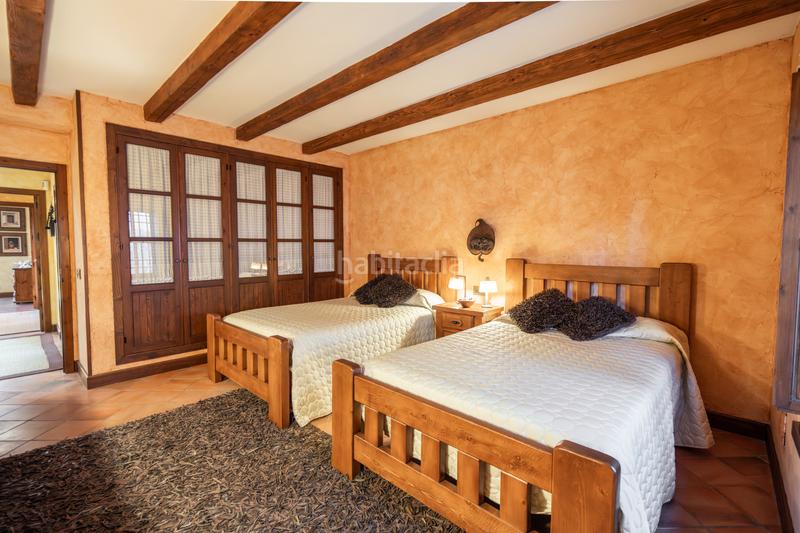 Foto 9b2374bd-9703-4eae-8256-19a1cf46a101. Xalet amb xemeneia calefacció piscina a Manzanares el Real