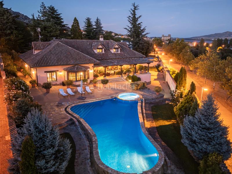 Foto e9f2ea21-6c52-4ff3-ae13-cf6971ff48de. Xalet amb xemeneia calefacció piscina a Manzanares el Real