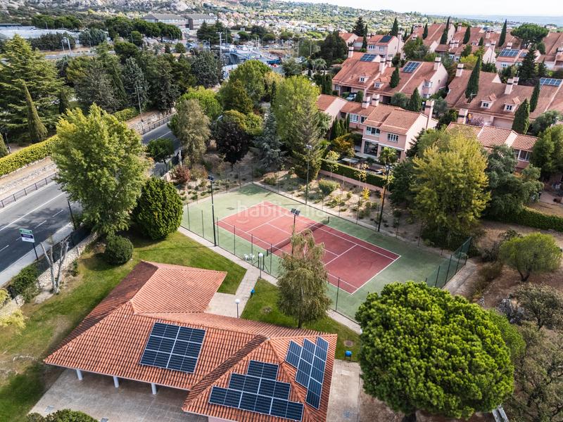 Foto 2f77b158-a00c-4f2a-a2da-a523f6963dcb. Doppelhaus mit heizung parking pool in Las Marías Torrelodones