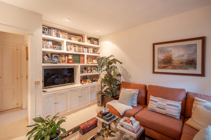 Foto 4866470c-1674-48d7-9b82-794623f0646c. Doppelhaus mit heizung parking pool in Las Marías Torrelodones