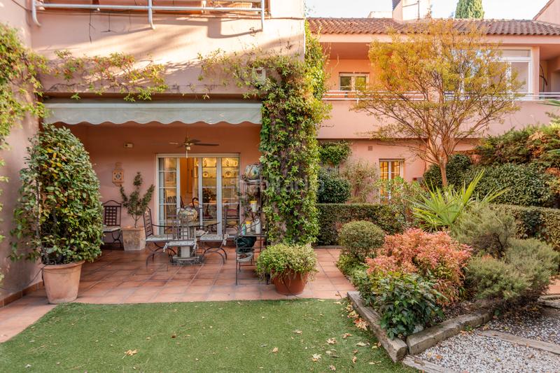 Foto 76069edc-b051-48ff-a8b6-ad0d507f1517. Doppelhaus mit heizung parking pool in Las Marías Torrelodones