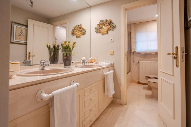 Foto 8b59a48e-840a-495a-ae0c-d3d4355c7d23. Doppelhaus mit heizung parking pool in Las Marías Torrelodones