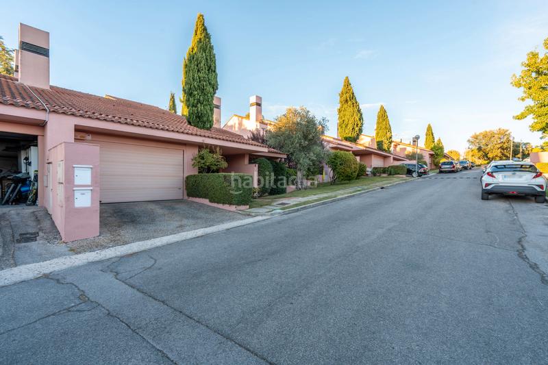 Foto 8f38073b-bf49-4844-b4e2-2843c1d51ace. Doppelhaus mit heizung parking pool in Las Marías Torrelodones