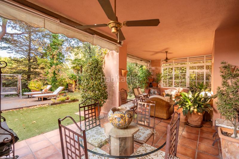 Foto 9381b2cb-0a1a-42a9-9085-581a270f893c. Doppelhaus mit heizung parking pool in Las Marías Torrelodones