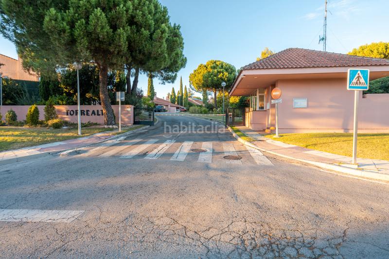 Foto c1f96ab5-8789-47f2-afc7-0354caa647c4. Doppelhaus mit heizung parking pool in Las Marías Torrelodones