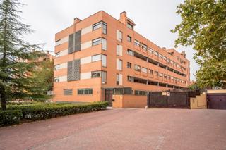 Dúplex  Calle antonio de nebrija. Bonito piso dúplex en la mejor zona de alcobendas con plaza de g