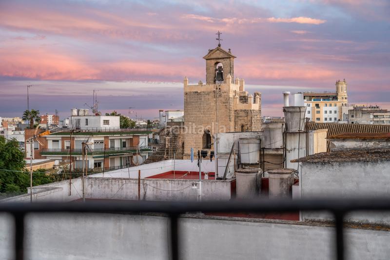 Foto 5b81fea4-bae9-4b7e-9537-51b608b35358. Casa amb xemeneia calefacció a Centro Jerez de la Frontera