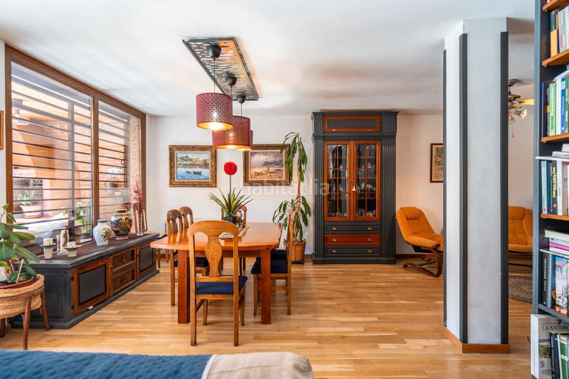 Foto 08ae480a-b26c-4deb-ba81-42bf696ba337. Casa adossada amb xemeneia calefacció aparcament piscina a Galapagar