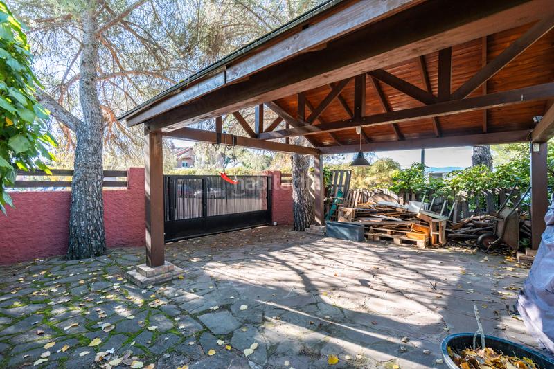 Foto 2a4d7277-079f-465a-931a-f2672009f15b. Casa adossada amb xemeneia calefacció aparcament piscina a Galapagar