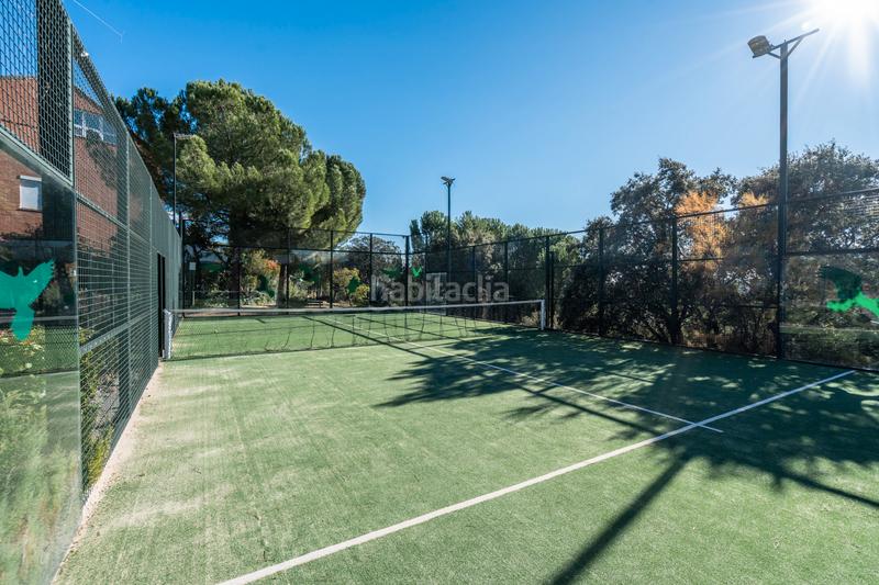 Foto 5c7582ff-0d56-48c9-a188-6648fcddcae7. Casa adossada amb xemeneia calefacció aparcament piscina a Galapagar