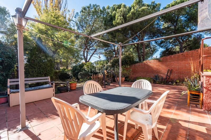 Foto 5cf2e98d-2f6c-4be9-aa77-a94a843e5de3. Casa adossada amb xemeneia calefacció aparcament piscina a Galapagar