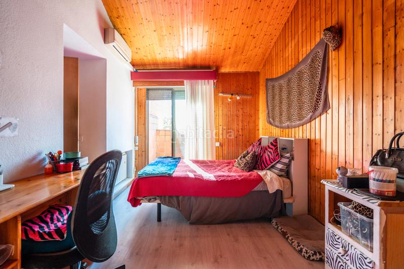 Foto 7327e6d4-01f9-4775-9ea3-4b13f9f351df. Casa adossada amb xemeneia calefacció aparcament piscina a Galapagar