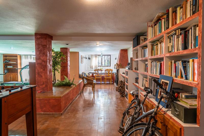 Foto aea25190-e0cc-493c-bdce-25617011d412. Casa adossada amb xemeneia calefacció aparcament piscina a Galapagar