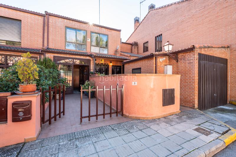 Foto df40a90b-6ed8-40f4-8222-126ff3c483fb. Casa adossada amb xemeneia calefacció aparcament piscina a Galapagar