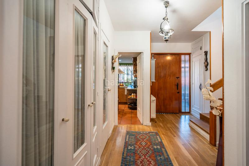 Foto f8eef64e-7df9-46e2-9821-4967be6bc023. Casa adossada amb xemeneia calefacció aparcament piscina a Galapagar