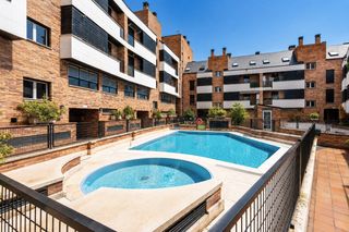 Flat in Villalba Estación. ^**^magnífico piso exterior con terraza y vistas a la sierra en