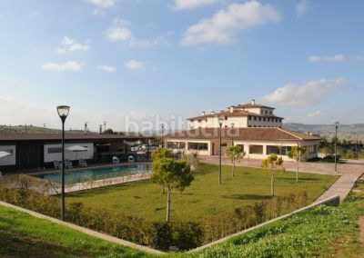 Foto 7bee65e7-03b8-4de8-a73d-1fd935641c12. Edifici amb piscina a Villarrubia de Santiago