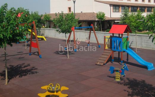 Foto e2361a7f-5b79-4d99-aa8a-b45c26b9568f. Edifici amb piscina a Villarrubia de Santiago