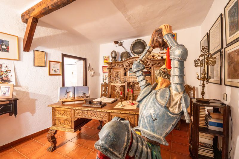 Foto 464ad9e3-8087-4645-8d94-fba7fa449b4e. Edifici a Toboso (El)