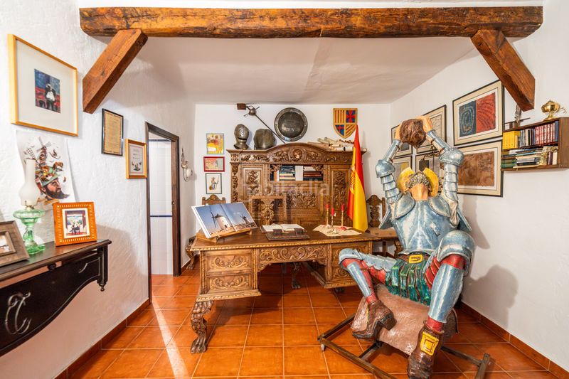 Foto 49b45f2e-759c-4ad3-8aa7-c4b5ea4dc98a. Edifici a Toboso (El)