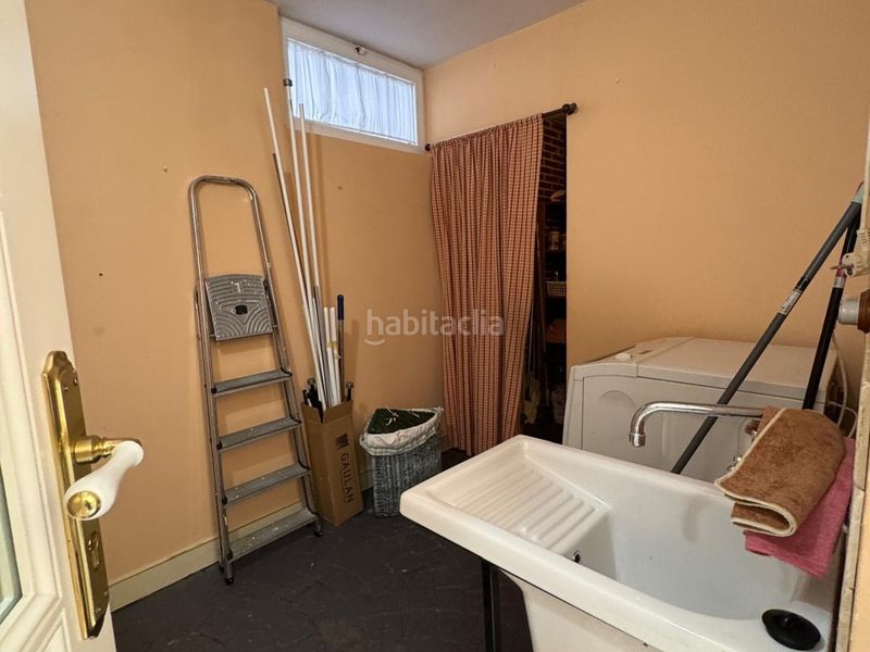 Foto bee33017-e5e8-4f6f-bd88-a3b34f2c64c4. Casa adossada amb xemeneia calefacció aparcament piscina a Galapagar