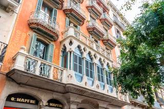 Location Appartement  Passeig de sant joan. Apartamento modernista único y exclusivo