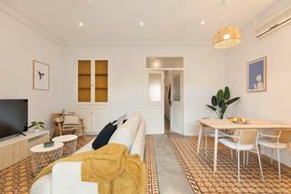 Location Appartement  Carrer de jordà. Piso bien comunicado