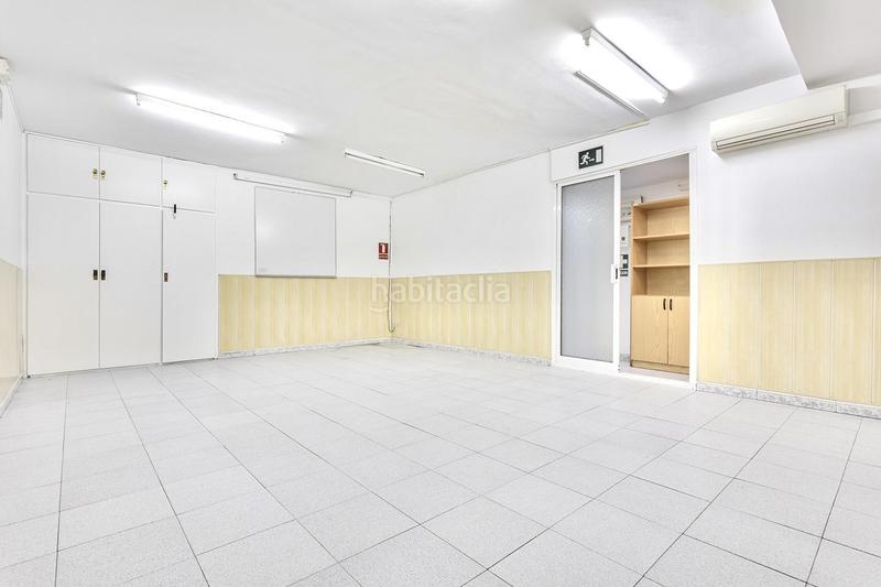 Foto b167688b-62ab-4a9e-99e4-ccedfe78b8a1. Local commercial dans Artigues Badalona