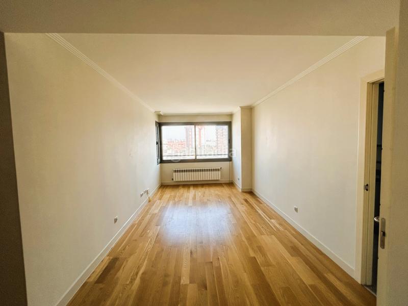 Foto 1174a3bd-3e89-4df9-8b48-d14e44f2fd66. Location appartement avec chauffage parking piscine dans Madrid