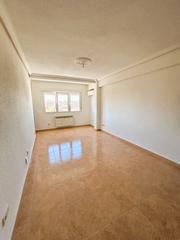 Lloguer Pis  Avenida de betanzos. Se alquila piso luminoso de 3 dormitorios con terraza y excelent
